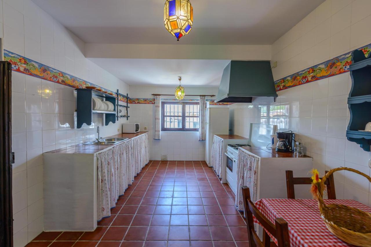 Holiday Home El Pilarillo Piscina Compartida Alcaucin Luaran gambar