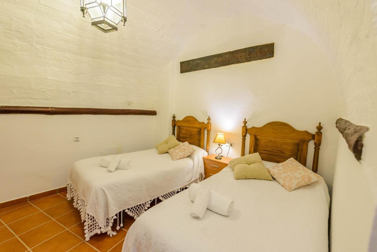 Holiday Home El Pilarillo Piscina Compartida Alcaucin Luaran gambar